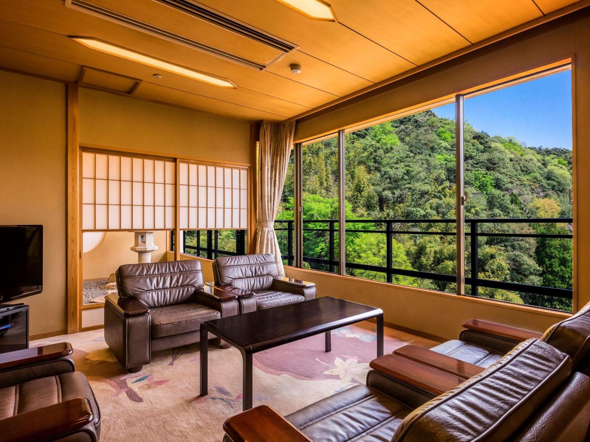 Ooedo Onsen Monogatari Premium Saiki Bekkan Misasa Buitenkant foto