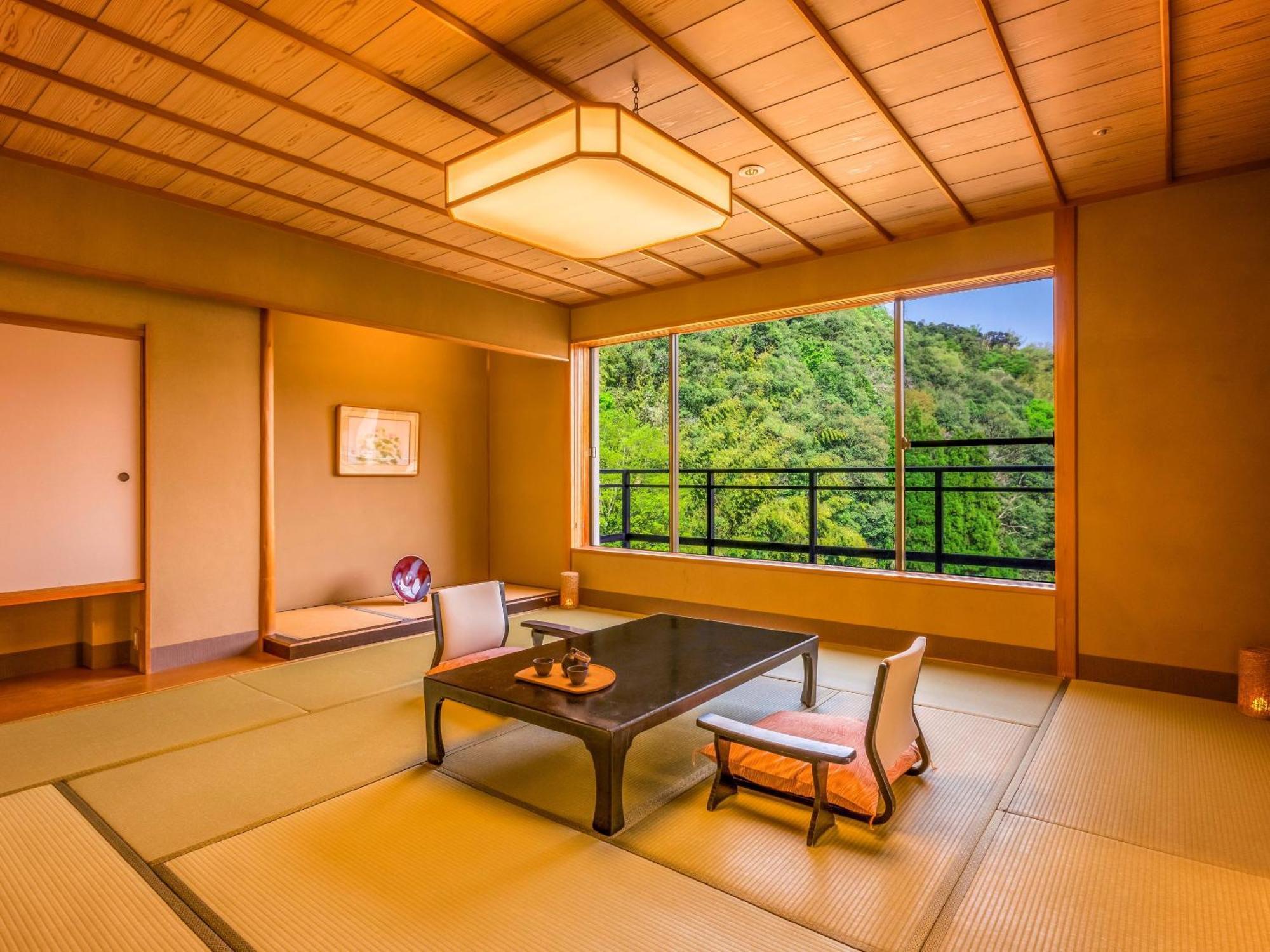 Ooedo Onsen Monogatari Premium Saiki Bekkan Misasa Buitenkant foto