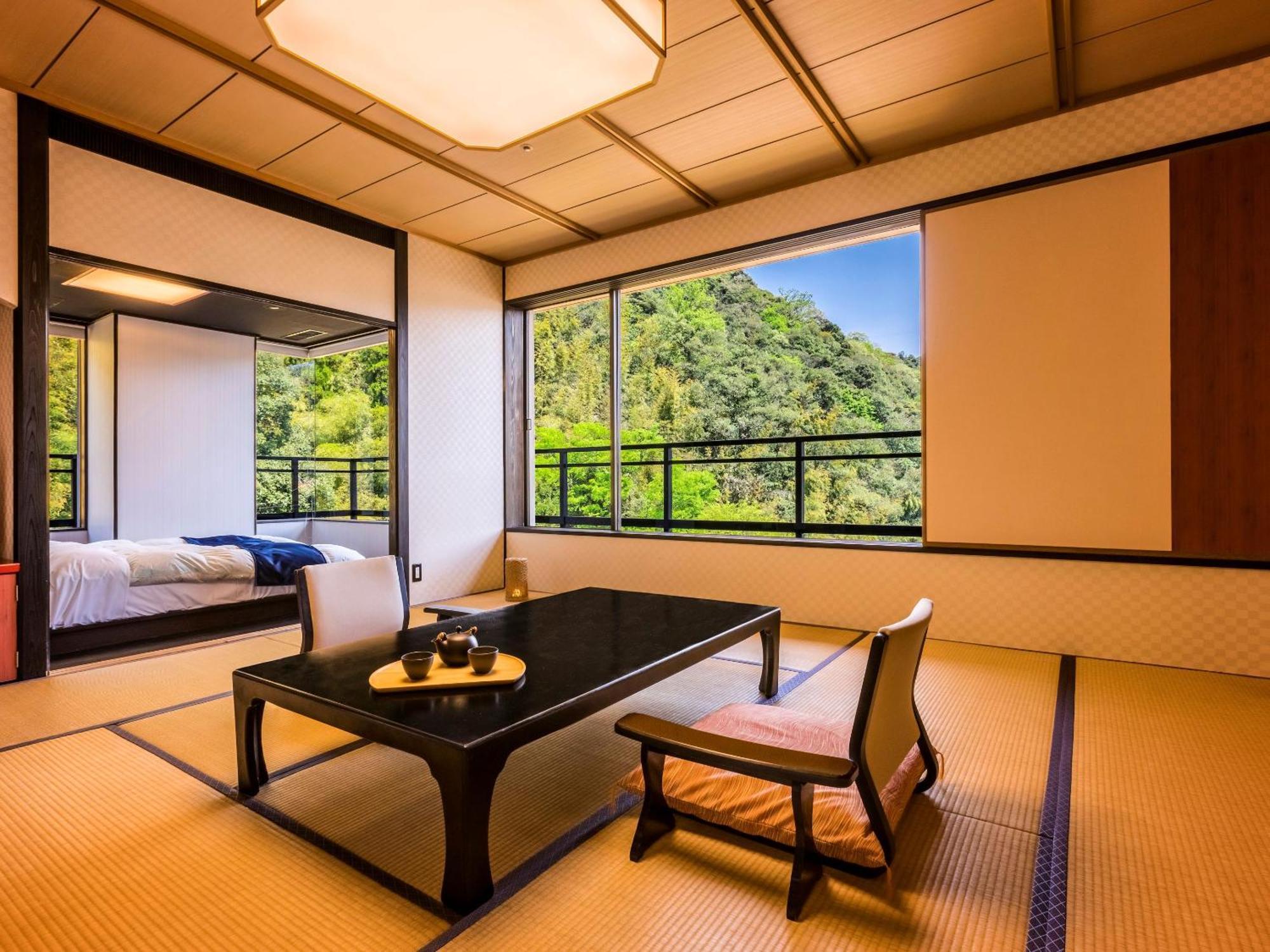 Ooedo Onsen Monogatari Premium Saiki Bekkan Misasa Buitenkant foto