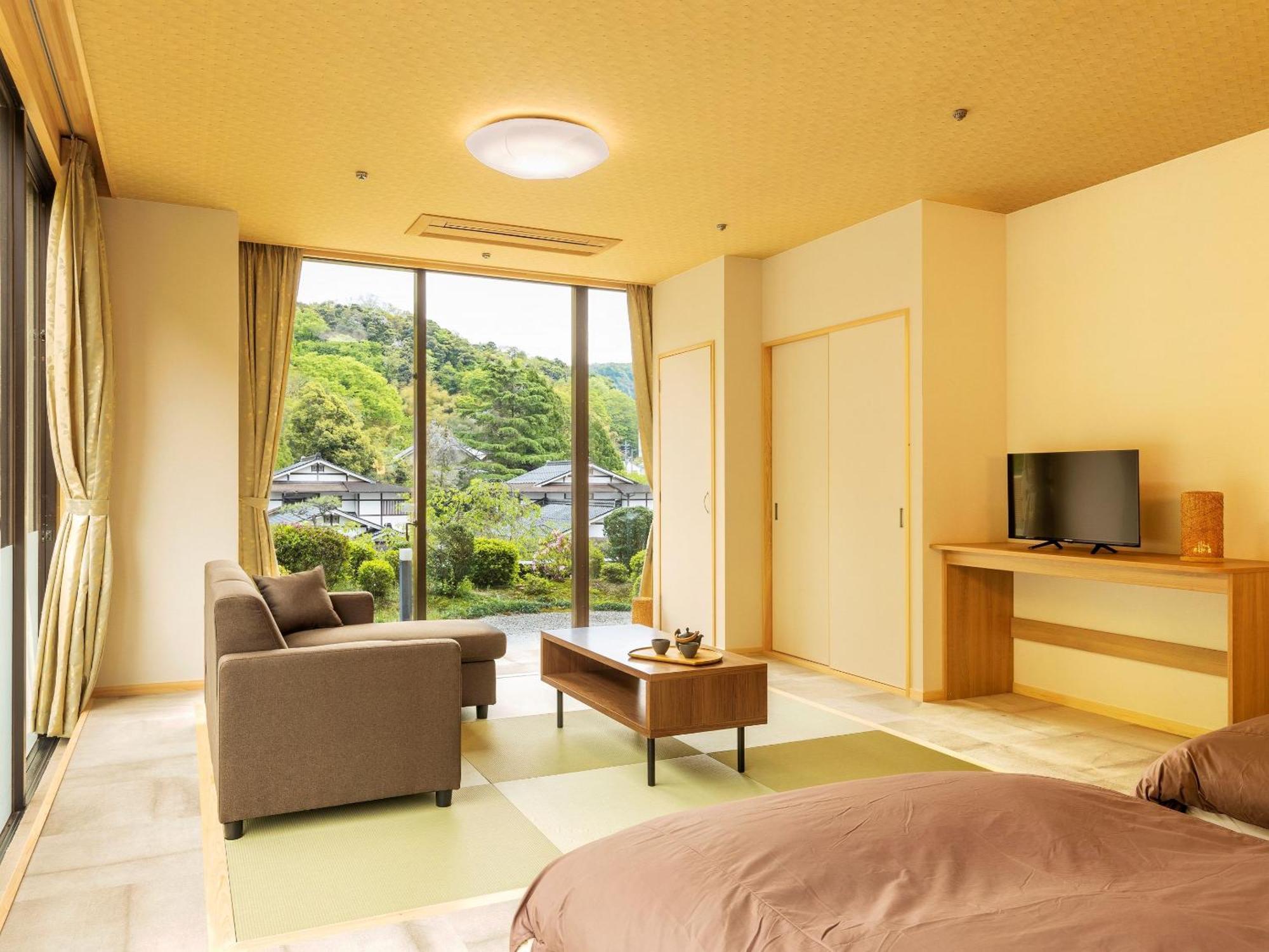 Ooedo Onsen Monogatari Premium Saiki Bekkan Misasa Buitenkant foto